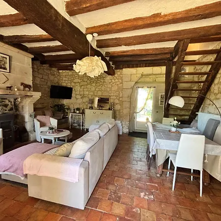 Дом отдыха La Poiteviniere, Jardin, Barbecue, Proche Saumur, 7 Couchages Neuille