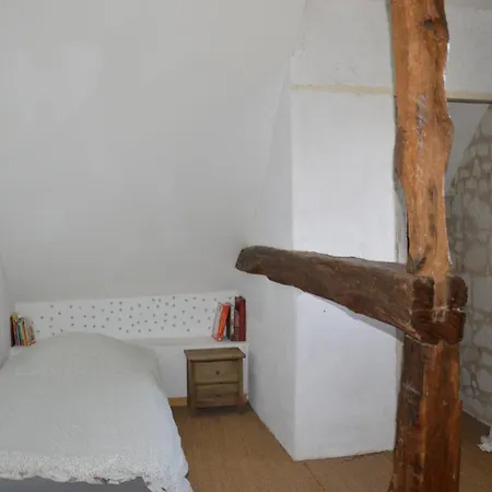 Дом отдыха La Poiteviniere, Jardin, Barbecue, Proche Saumur, 7 Couchages Neuille