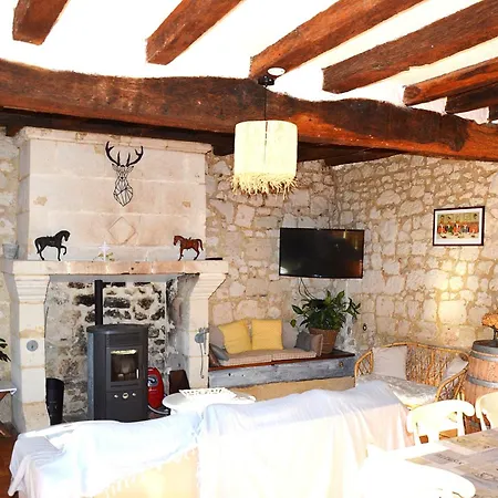 Ferienhaus La Poiteviniere, Jardin, Barbecue, Proche Saumur, X7, Wifi Neuillé