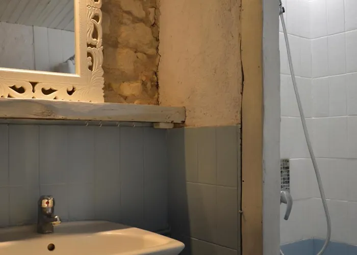 Casa vacanze La Poitevinière, Jardin, Barbecue, Proche Saumur, 7 Couchages Neuillé