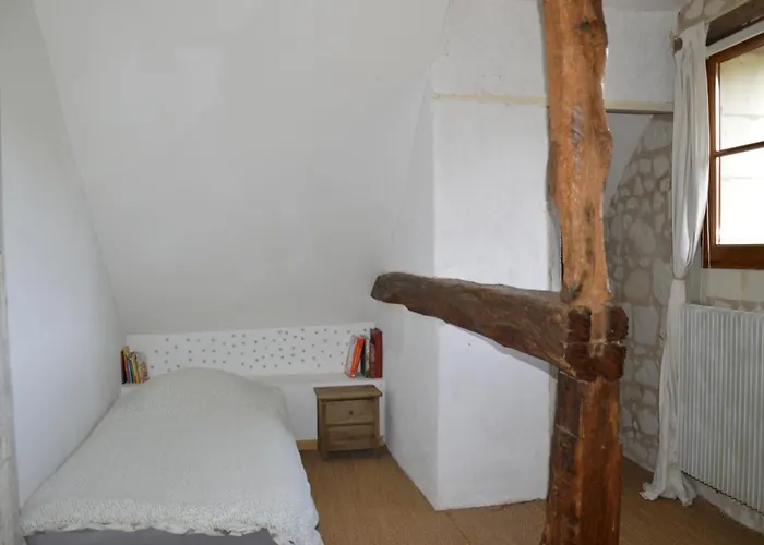 Casa vacanze La Poitevinière, Jardin, Barbecue, Proche Saumur, 7 Couchages Neuillé